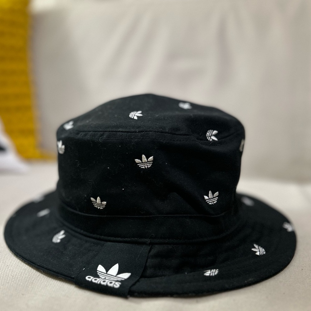 NEW Adidas Bucket Hat - Black/White • OSFA •